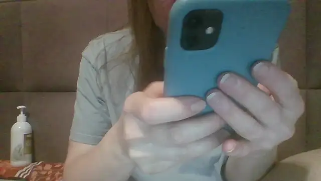 Sladkiegubki online show from March 17, 2025, 11:54 pm