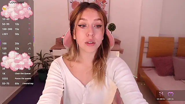 Snapshot of Dahlia__espresso chatting on February 11, 2026, 9:09 pm Dahlia espresso online show from February 11, 2026, 9:09 pm
