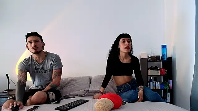 anika lowen02 online show from March 14, 2025, 5:02 pm