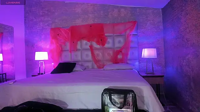 MelaniieRoux online show from October 16, 2025, 11:33 am