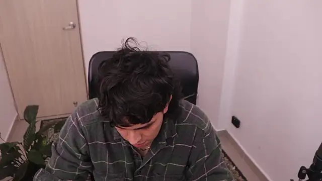 Snapshot of Tony_Hoffa chatting on February 4, 2026, 6:14 pm Tony Hoffa online show from February 4, 2026, 6:14 pm