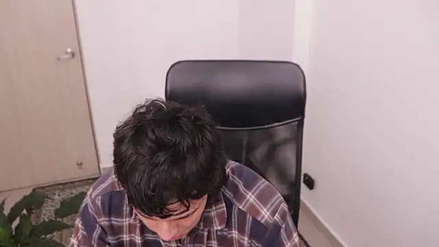 Snapshot of Tony_Hoffa chatting on February 25, 2026, 8:40 pm Tony Hoffa online show from February 25, 2026, 8:40 pm