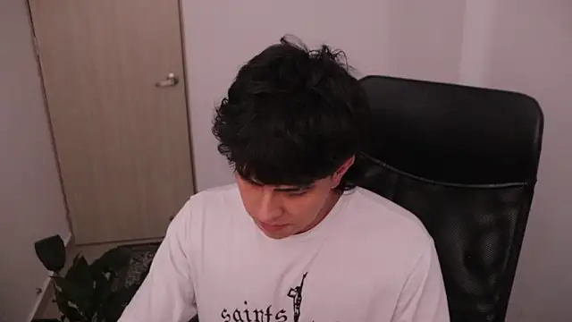 Snapshot of Tony_Hoffa chatting on March 1, 2026, 10:56 pm Tony Hoffa online show from March 1, 2026, 10:56 pm