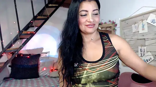 luna sky83 online show from December 23, 2025, 5:38 am