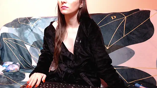 Snapshot of AlmaQueen chatting on December 28, 2024, 12:56 pm AlmaQueen online show from December 28, 2024, 12:56 pm
