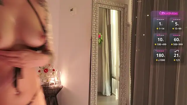 Snapshot of Mysticxkitty chatting on December 13, 2024, 8:04 pm Mysticxkitty online show from December 13, 2024, 8:04 pm