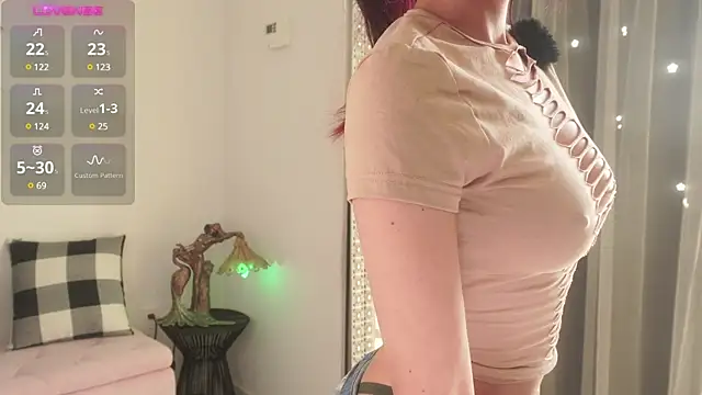 Snapshot of Mysticxkitty chatting on January 8, 2025, 4:54 pm Mysticxkitty online show from January 8, 2025, 4:54 pm