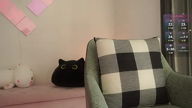 Snapshot of Mysticxkitty chatting on October 14, 2025, 4:19 pm Mysticxkitty online show from October 14, 2025, 4:19 pm