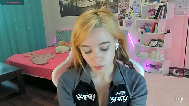 Snapshot of Ramona_Johnson chatting on February 10, 2025, 11:57 am Ramona Johnson online show from February 10, 2025, 11:57 am