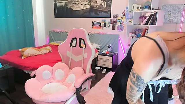 Snapshot of Ramona_Johnson chatting on February 24, 2025, 10:04 am Ramona Johnson online show from February 24, 2025, 10:04 am