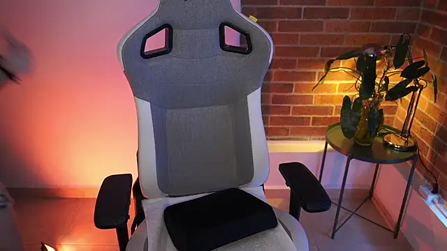 anyacutex online show from January 19, 2025, 7:37 pm