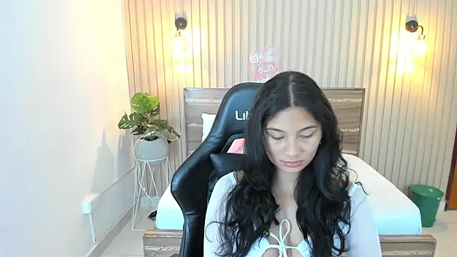 melody flowers online show from March 20, 2025, 3:36 pm