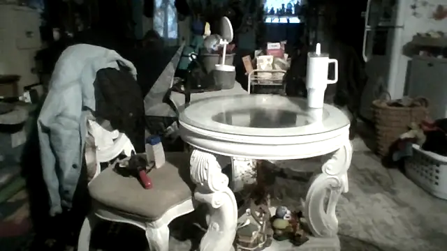 lilbishmiss online show from March 4, 2026, 12:44 pm