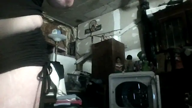 Snapshot of lilbishmiss chatting on May 31, 2026, 3:19 pm lilbishmiss online show from May 31, 2026, 3:19 pm