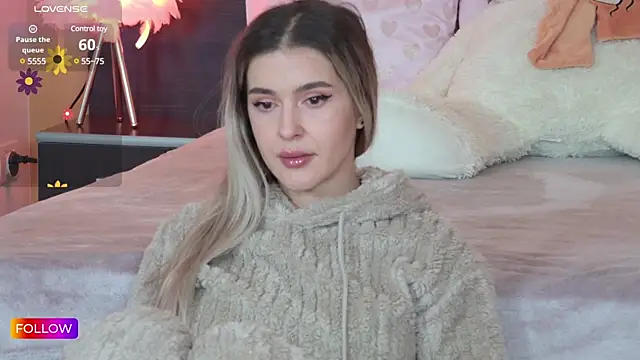 Snapshot of Sarah-Hart chatting on February 16, 2025, 6:32 am Sarah-Hart online show from February 16, 2025, 6:32 am