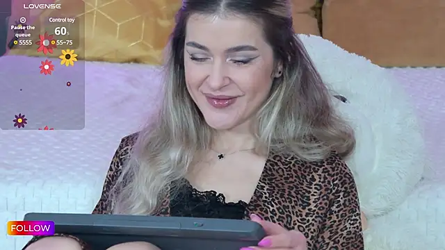 Snapshot of Sarah-Hart chatting on February 26, 2025, 6:47 am Sarah-Hart online show from February 26, 2025, 6:47 am