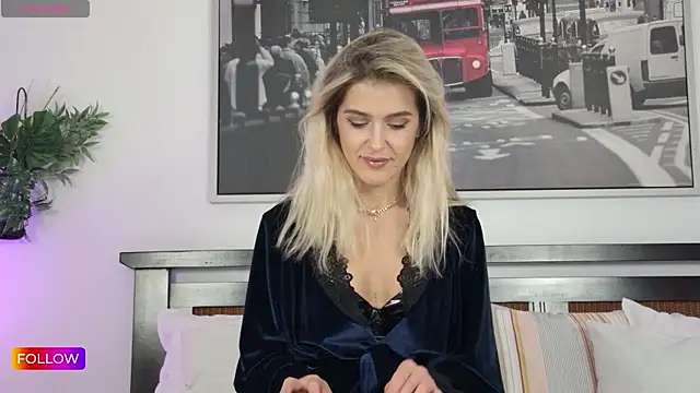 Snapshot of Sarah-Hart chatting on October 6, 2025, 11:40 am Sarah-Hart online show from October 6, 2025, 11:40 am