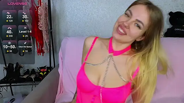 EmilyRobbie online show from February 7, 2025, 9:04 pm