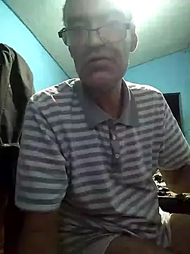 hugosafado333 online show from January 16, 2025, 4:07 am