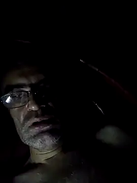 hugosafado333 online show from January 18, 2025, 7:17 am