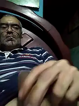 hugosafado333 online show from March 10, 2025, 6:49 am