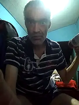 hugosafado333 online show from September 23, 2025, 2:36 am