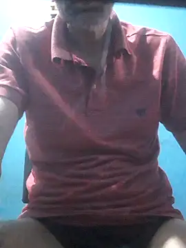 hugosafado333 online show from October 31, 2025, 3:51 am