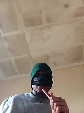 Snapshot of izinjamfee2 chatting on September 29, 2025, 9:25 am izinjamfee2 online show from September 29, 2025, 9:25 am