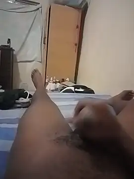 izinjamfee2 online show from February 15, 2026, 10:28 pm