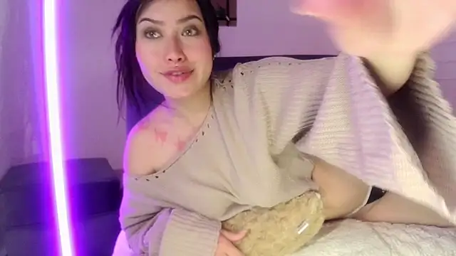 Emilyswan04 online show from February 27, 2025, 7:15 pm