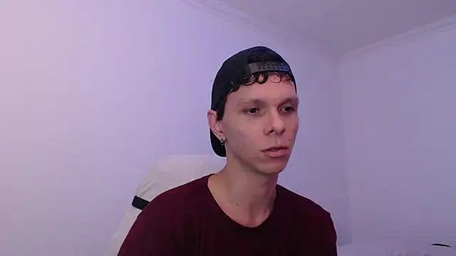 bryamado69 online show from January 11, 2026, 11:21 pm