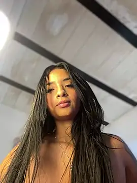 Laura fernandezII online show from January 31, 2025, 6:03 pm