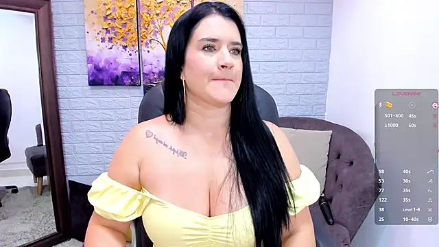 Snapshot of LenaRuiz_ chatting on May 29, 2026, 12:03 pm LenaRuiz online show from May 29, 2026, 12:03 pm