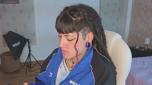  sharlotte777 online show from January 17, 2026, 2:22 pm