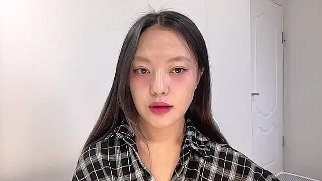 Risalynn online show from December 18, 2024, 3:37 am