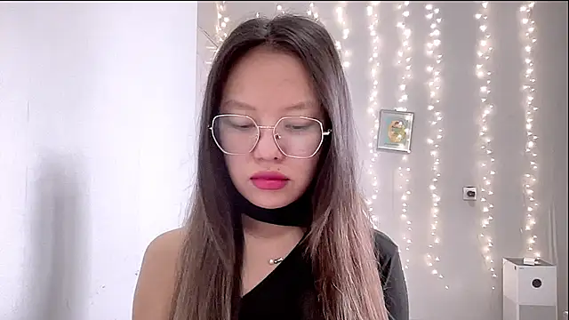 Risalynn online show from March 5, 2025, 3:18 am