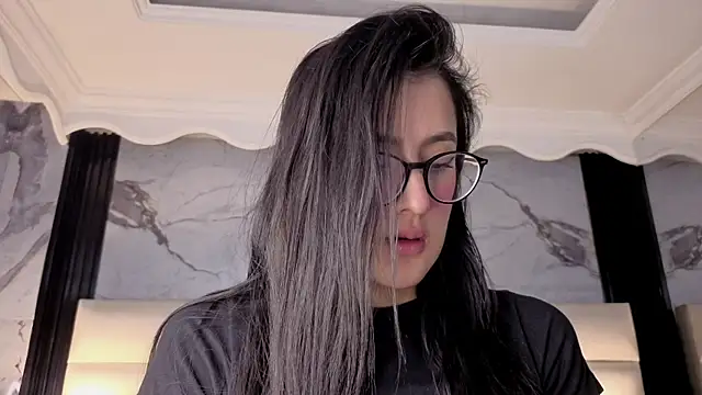 Princess Violett online show from July 25, 2026, 1:52 pm