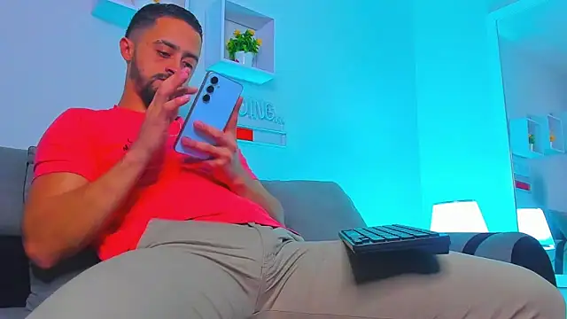 MAXIMUS MASTE3 online show from February 25, 2026, 11:47 pm