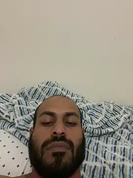 Snapshot of islandvybee55 chatting on January 15, 2025, 12:30 am islandvybee55 online show from January 15, 2025, 12:30 am