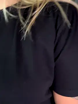 Snapshot of MiaPetit_ chatting on September 27, 2025, 12:48 am MiaPetit online show from September 27, 2025, 12:48 am