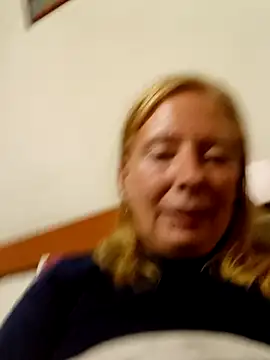 Ladykiss833 online show from April 17, 2026, 10:24 pm