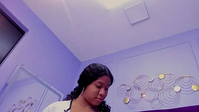 Sofi Fox  online show from January 24, 2025, 2:41 pm