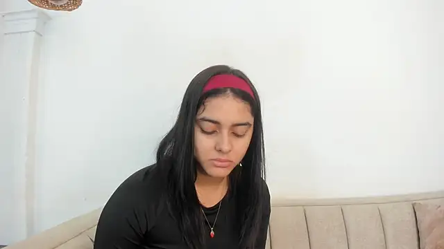 natalia aguirre1 online show from October 28, 2025, 12:09 pm