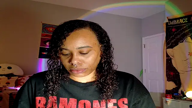 loveluna8 online show from February 9, 2025, 11:58 am