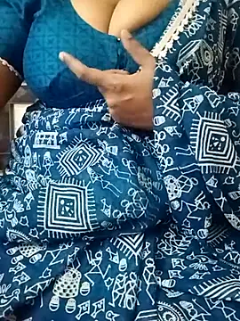 Snapshot of MONA_DARLING31 chatting on September 22, 2025, 4:36 am MONA DARLING31 online show from September 22, 2025, 4:36 am