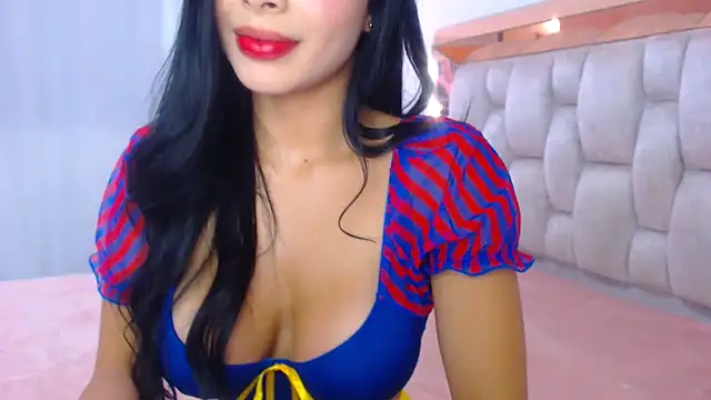 lolaperrys online show from November 1, 2025, 6:15 am