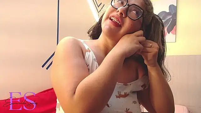 Snapshot of EsmeraldaSantoss chatting on February 14, 2025, 8:10 am EsmeraldaSantoss online show from February 14, 2025, 8:10 am