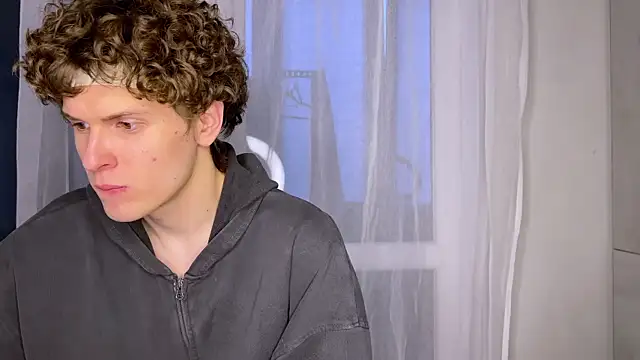 alyx garden online show from April 3, 2026, 4:49 pm