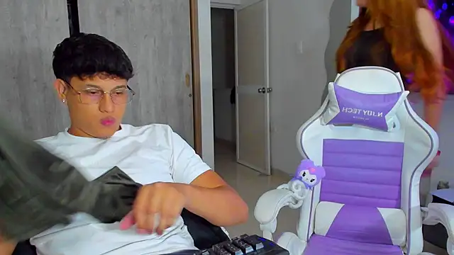 Snapshot of kittyandrick chatting on April 9, 2026, 9:36 am kittyandrick online show from April 9, 2026, 9:36 am