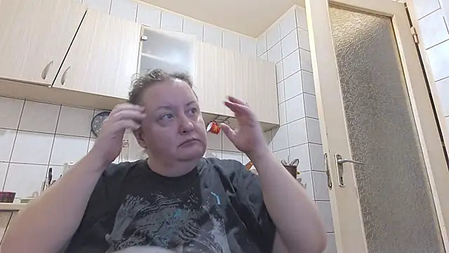 Snapshot of melissaBlessing chatting on February 6, 2025, 4:10 am melissaBlessing online show from February 6, 2025, 4:10 am